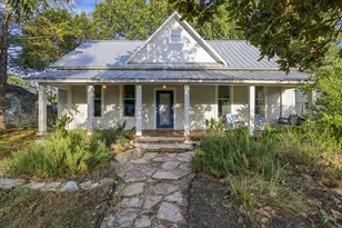 503 Wilkes St, Smithville, TX 78957 - Photo 6