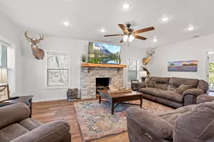712 Enfield Dr, Rockdale, TX 76567 - Photo 6