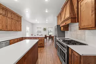712 Enfield Dr, Rockdale, TX 76567 - Photo 14