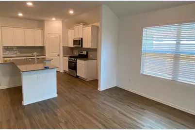 239 Barcelona, Kyle, TX 78640 - Photo 4