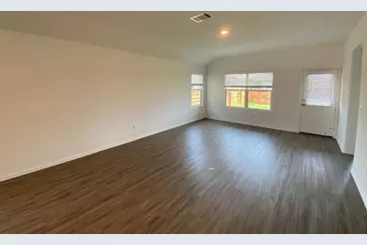 239 Barcelona, Kyle, TX 78640 - Photo 6