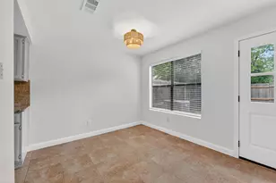 512 Eberhart Ln, Austin, TX 78745 - Photo 6