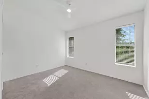 512 Eberhart Ln, Austin, TX 78745 - Photo 20