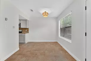 512 Eberhart Ln, Austin, TX 78745 - Photo 8
