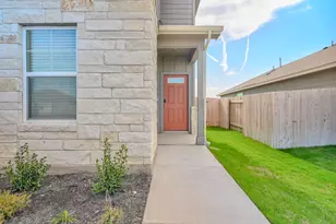 129 Honey Bee Rd, Jarrell, TX 76537 - Photo 2