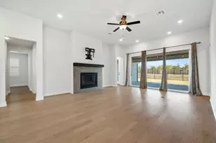 957 Arrowhead Ranch Blvd, Dripping Springs, TX 78620 - Photo 10