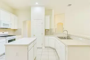 111 Arrowhead Ln, Georgetown, TX 78628 - Photo 18
