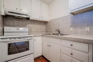 110 E 37th St, Austin, TX 78705 - Photo 4