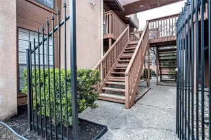 110 E 37th St, Austin, TX 78705 - Photo 10