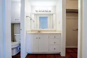 110 E 37th St, Austin, TX 78705 - Photo 8