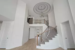 129 Cloverton Cres, Hutto, TX 78634 - Photo 2