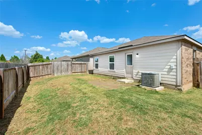 124 Continental Avenue, Liberty Hill, TX 78642 - Photo 32