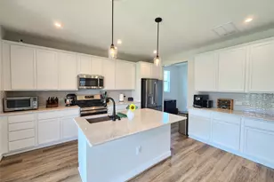 13302 Henrietta Plz, Manor, TX 78653 - Photo 8