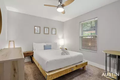 3013 E 16th Street, Austin, TX 78702 - Photo 14