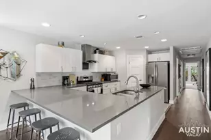 3013 E 16th St, Austin, TX 78702 - Photo 10