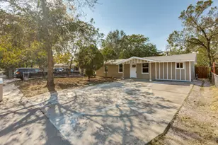 1118 Spur St, Austin, TX 78721 - Photo 2