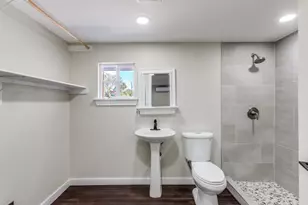 1118 Spur St, Austin, TX 78721 - Photo 20