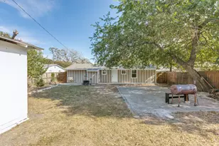 1118 Spur St, Austin, TX 78721 - Photo 24