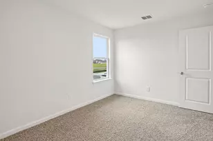 25524 Farmers Crop Ln, Elgin, TX 78621 - Photo 34