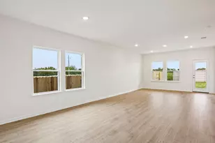 25524 Farmers Crop Ln, Elgin, TX 78621 - Photo 6