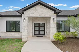 111 Tall Forest Dr, Bastrop, TX 78602 - Photo 2