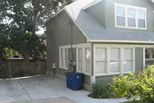 907 W 30th St, Austin, TX 78705 - Photo 18