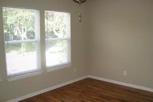 907 W 30th St, Austin, TX 78705 - Photo 12