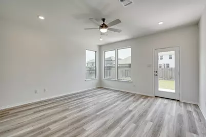 910 Yellow Ribbon Cove, Jarrell, TX 76537 - Photo 6