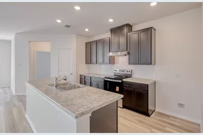 910 Yellow Ribbon Cove, Jarrell, TX 76537 - Photo 10