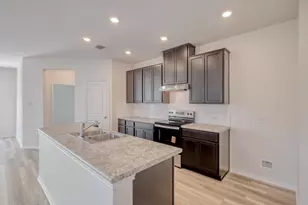 910 Yellow Ribbon Cove, Jarrell, TX 76537 - Photo 10