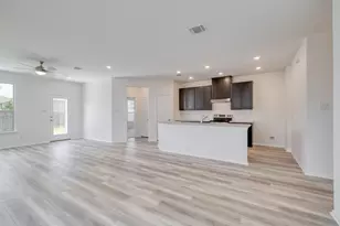 910 Yellow Ribbon Cove, Jarrell, TX 76537 - Photo 4