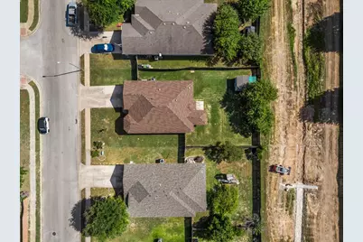 306 Creston Street, Hutto, TX 78634 - Photo 14