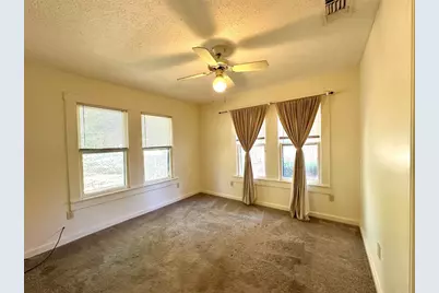 405 Mills Street, Smithville, TX 78957 - Photo 12