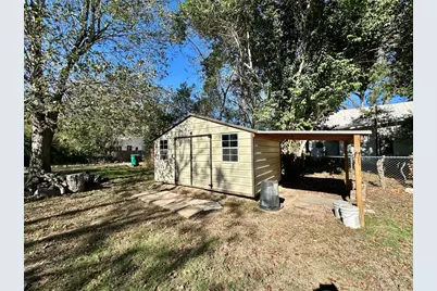 405 Mills Street, Smithville, TX 78957 - Photo 20