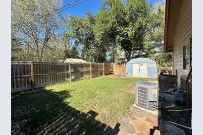 405 Mills Street, Smithville, TX 78957 - Photo 16