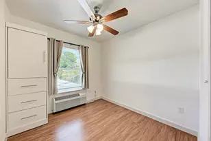 306 E 30th St, Austin, TX 78705 - Photo 22