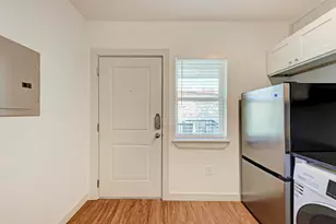 306 E 30th St, Austin, TX 78705 - Photo 10