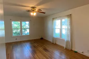 408 S Grimes St, Giddings, TX 78942 - Photo 4