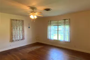408 S Grimes St, Giddings, TX 78942 - Photo 10