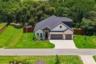 150 McNaughton Dr, Liberty Hill, TX 78642 - Photo 2