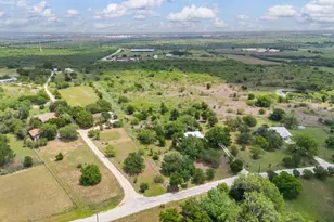 907 Horace Howard Dr, San Marcos, TX 78666 - Photo 2