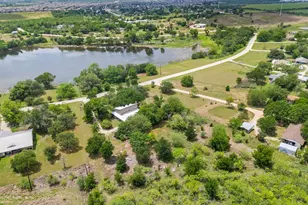 907 Horace Howard Dr, San Marcos, TX 78666 - Photo 2