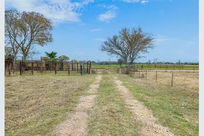2150 Cr 412, Lexington, TX 78947 - Photo 16