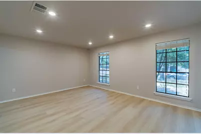 8007 Buckshot Trail, Austin, TX 78729 - Photo 4