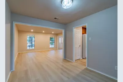 8007 Buckshot Trail, Austin, TX 78729 - Photo 8