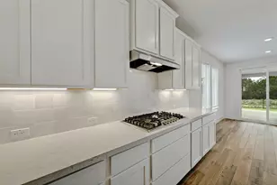 1184 Sage Thrasher Cir, Dripping Springs, TX 78620 - Photo 10