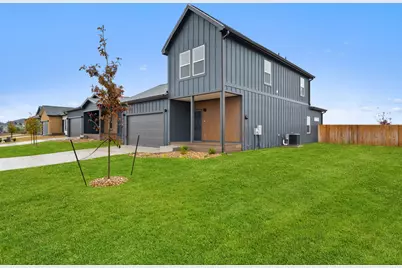 2025 Applewood Drive, Lockhart, TX 78644 - Photo 2