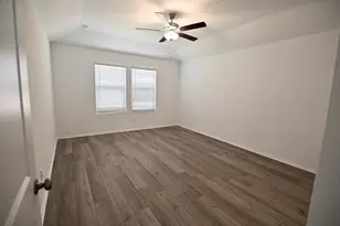 213 Magione St, Hutto, TX 78634 - Photo 10