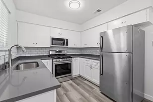 1911 Hearthside Dr, Austin, TX 78757 - Photo 8