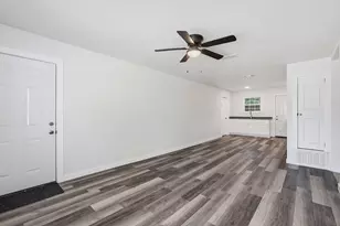 1911 Hearthside Dr, Austin, TX 78757 - Photo 20